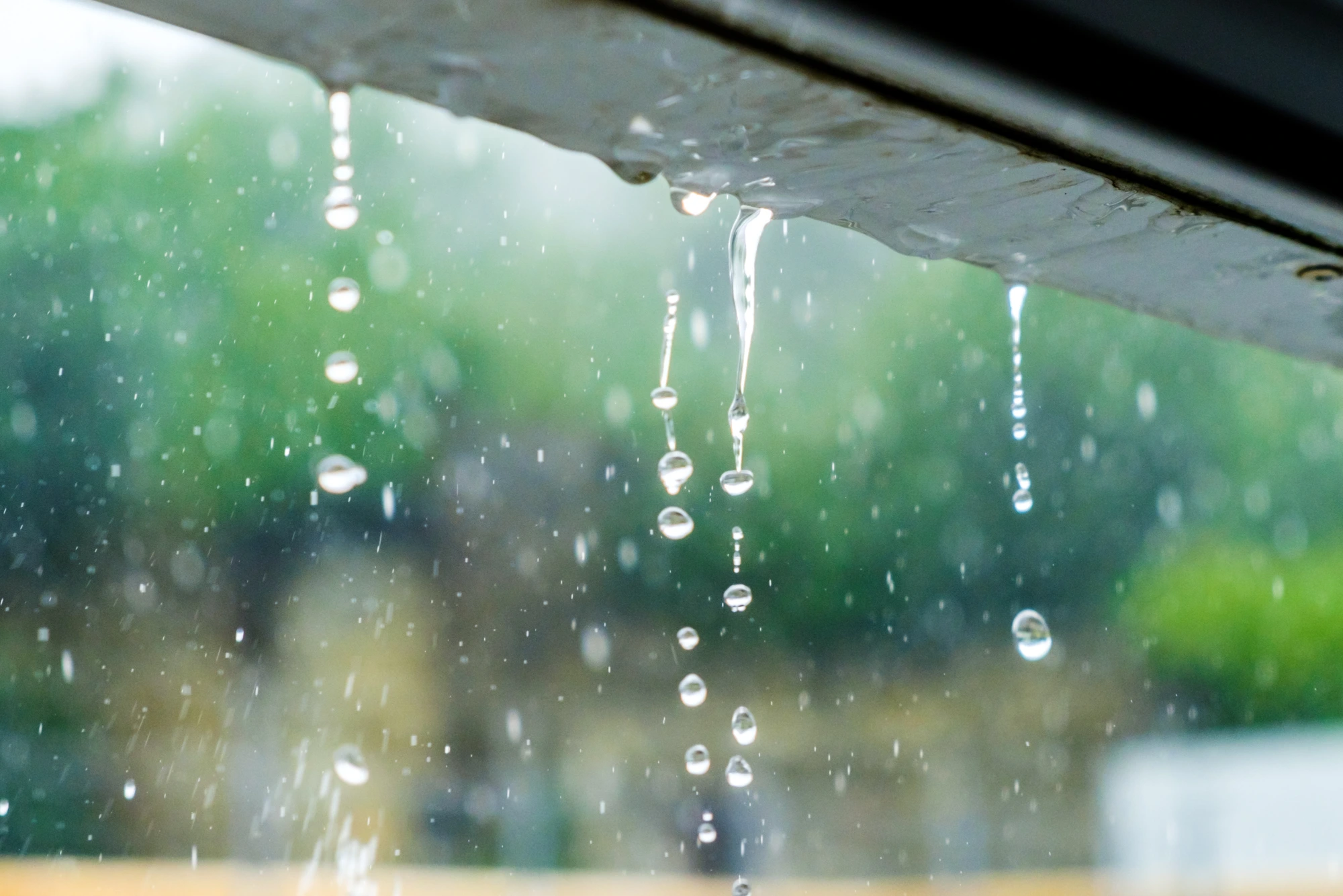 雨・紫外線から屋根を守る